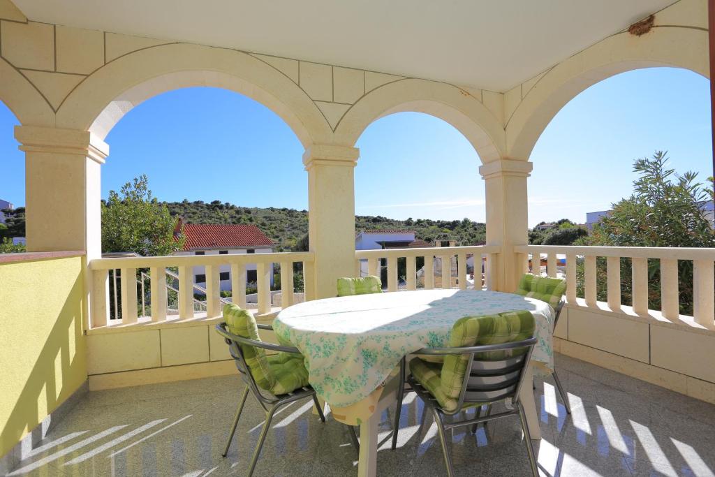 Balkón alebo terasa v ubytovaní Apartments by the sea Cove Ostricka luka, Rogoznica - 17086