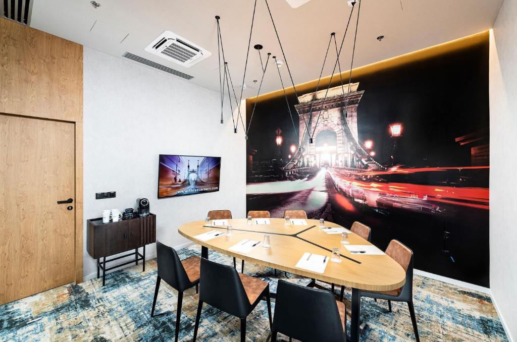 Three Corners Downtown Hotel - Resim 40