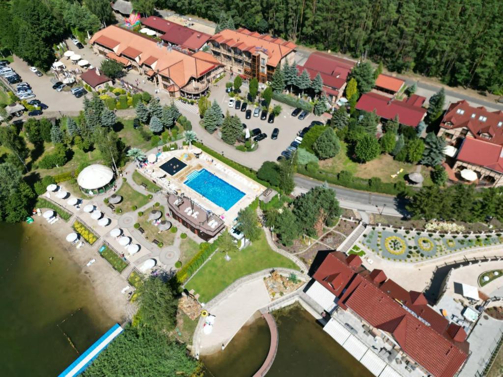 Bazén v ubytovaní Hotel Kormoran Resort & SPA alebo v jeho blízkosti