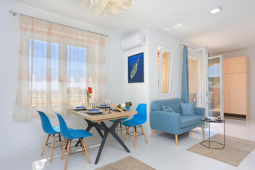 Fotografia z galérie ubytovania Apartments with a parking space Makarska - 17047 v destinácii Makarska