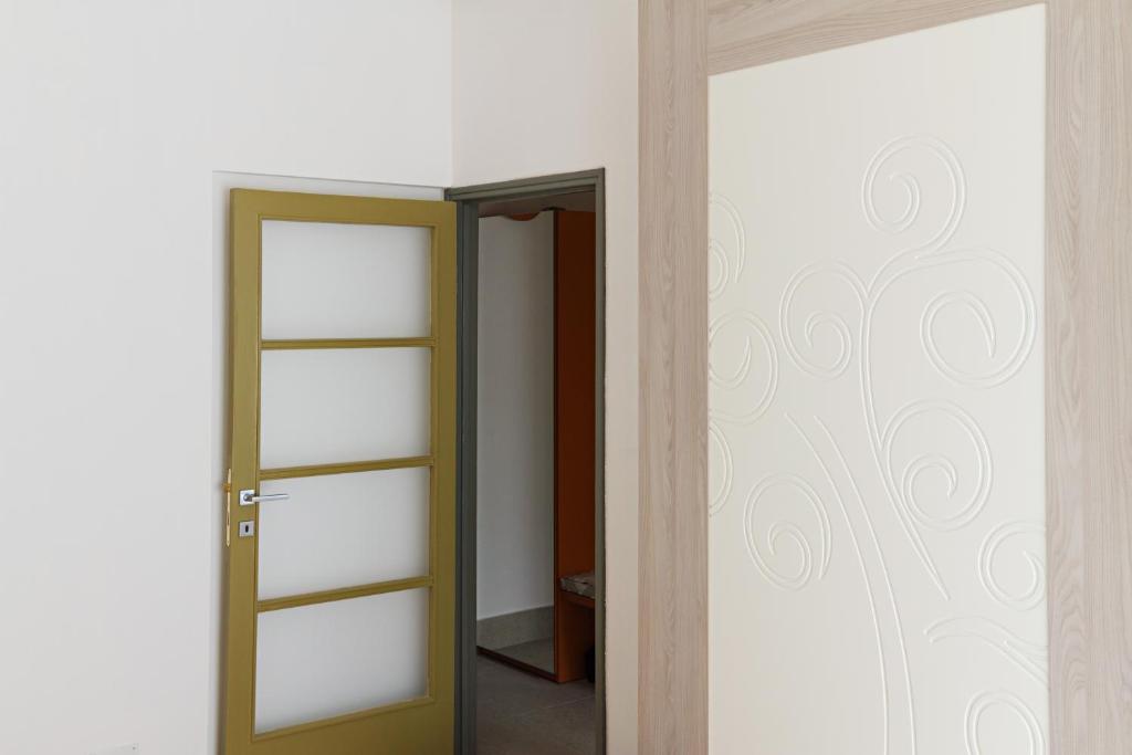 Zdjęcie z galerii obiektu JOIVY Smart 1-bed with modern amenities w Mediolanie