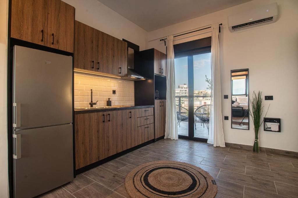 Kuchyňa alebo kuchynka v ubytovaní Private Jacuzzi & Acropolis View - The Urban Loft