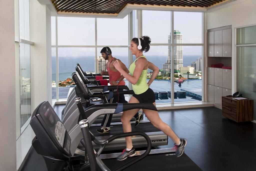 Fitness centrum a/nebo fitness zařízení v ubytování Cinnamon Red Colombo