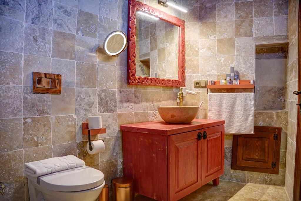 Koupelna v ubytování Aşk-ı Nare Cave Hotel - Swimming Pool & SPA