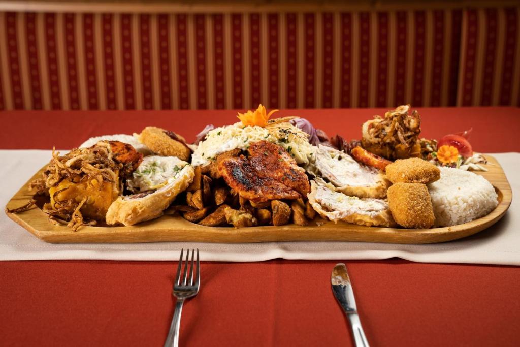 Jedlo v ubytovaní bed & breakfast alebo blízkom okolí