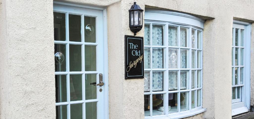 The Old Surgery, Central cosy cottage in the heart of Whitby 5