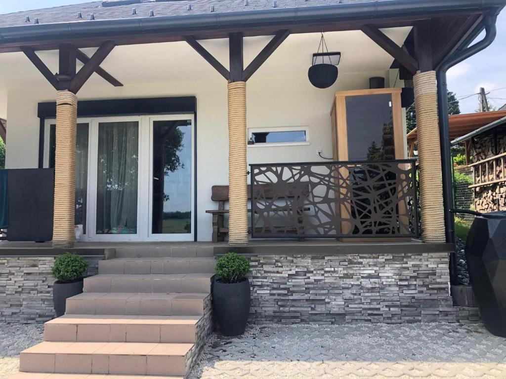 Budova, kde se vila nachází