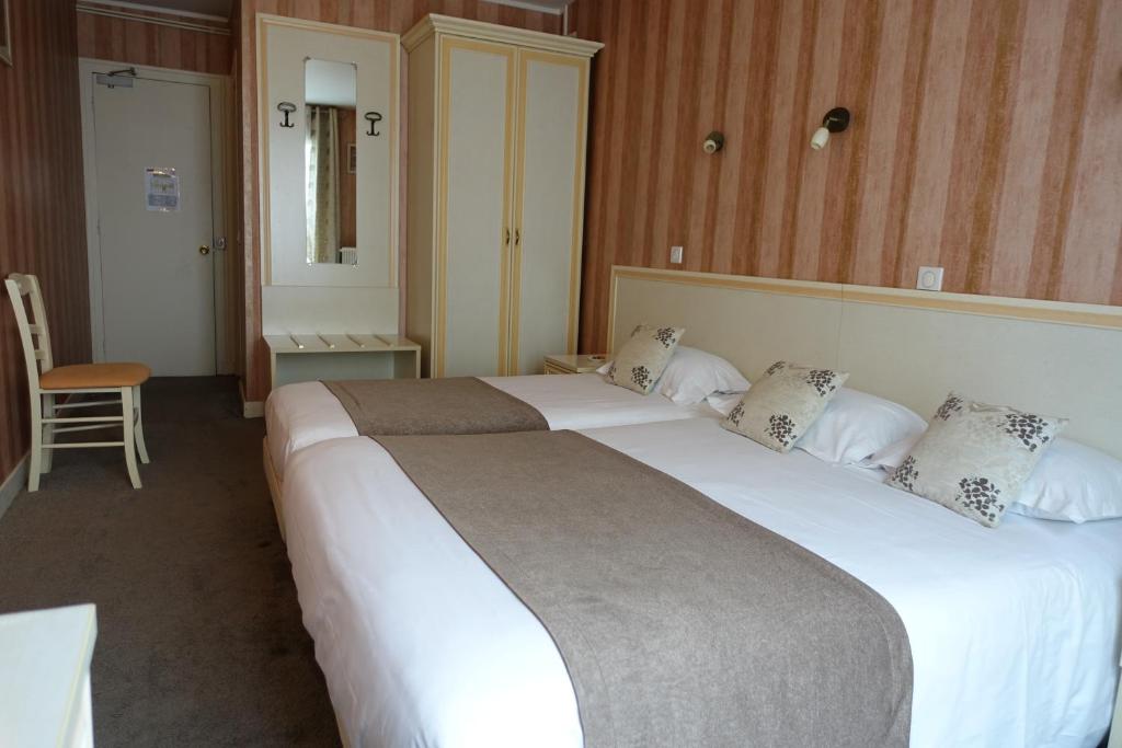 Logis Hôtel Emeraude - Triple Room