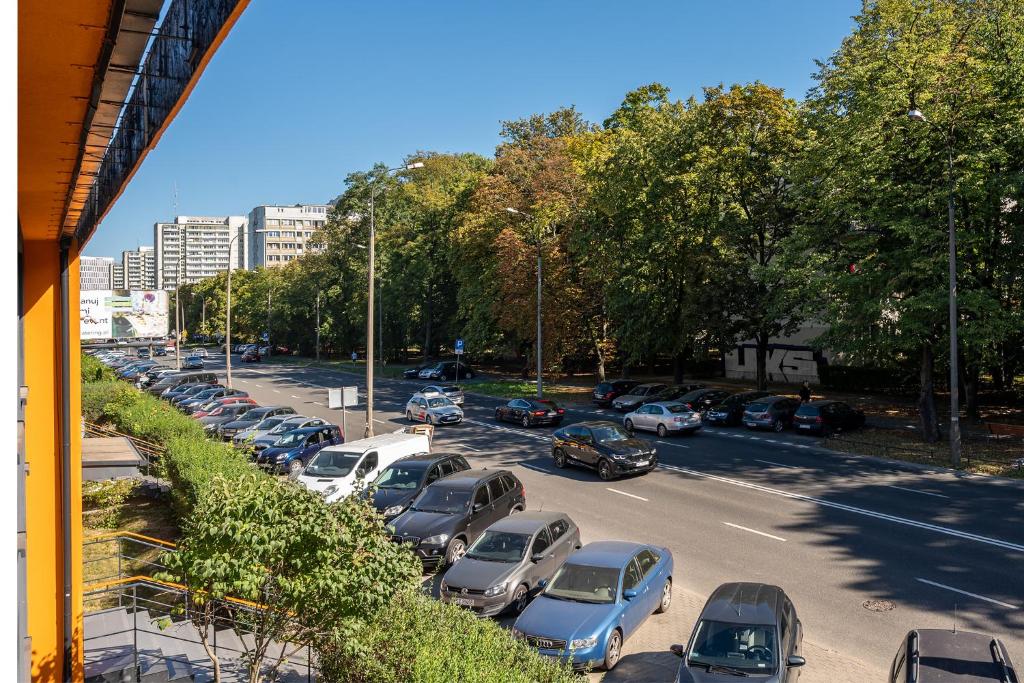 Fotografie z fotogalerie ubytování Batorego 220 - 450m stacja metra Pola Mokotowskie, 800m Biblioteka Narodowa - 20m piękny park Pola Mokotowskie - 800m do SGH - Wifi - Smart TV - Good Apartments ve Varšavě