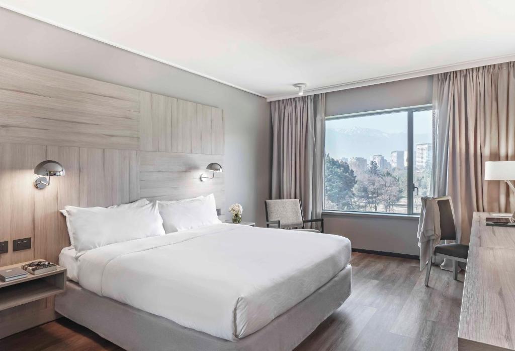 Pullman Santiago Vitacura - Deluxe King Room With View