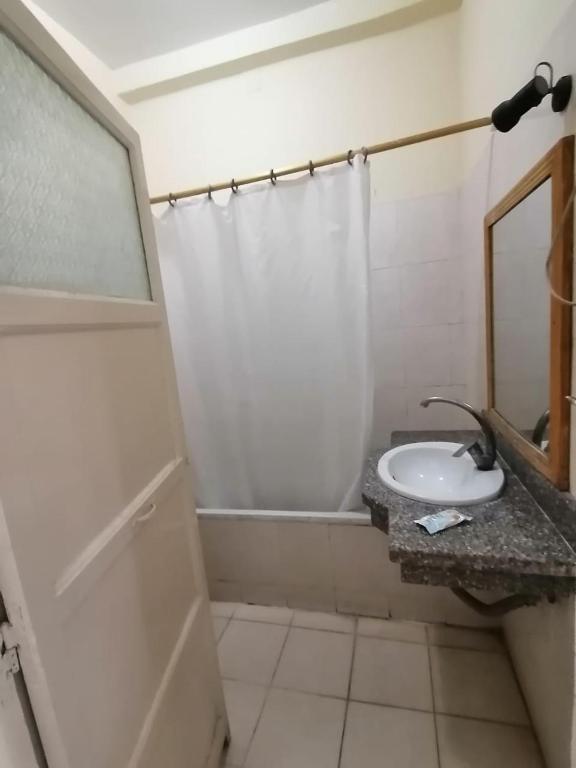Koupelna v ubytování Rezeiky Hotel & Camp