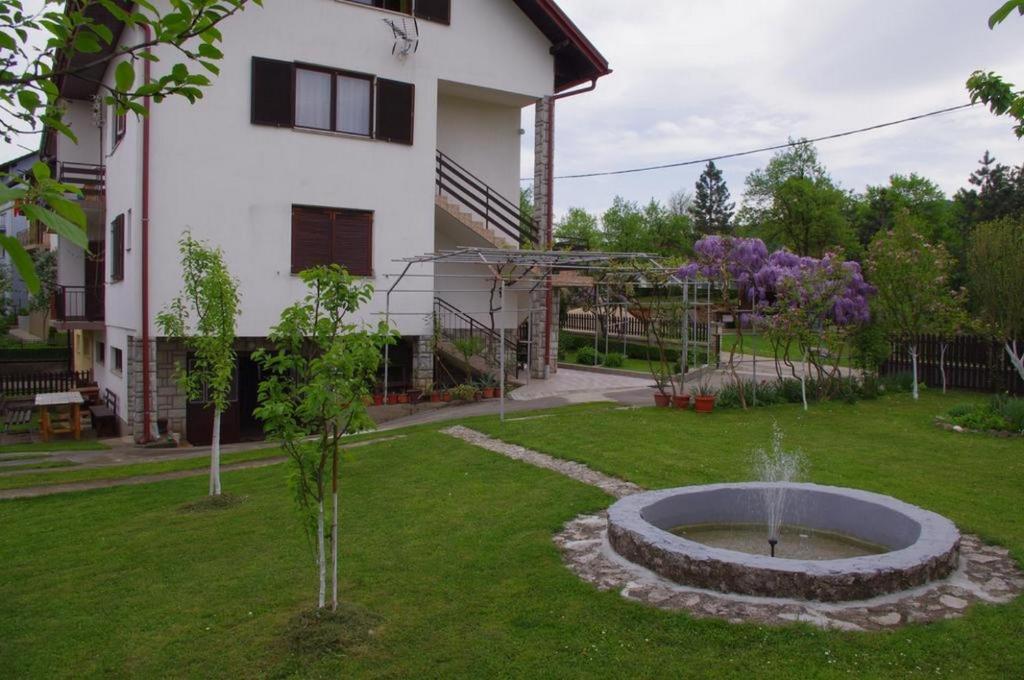 Zahrada ubytování Apartments with a parking space Slunj, Plitvice - 17610
