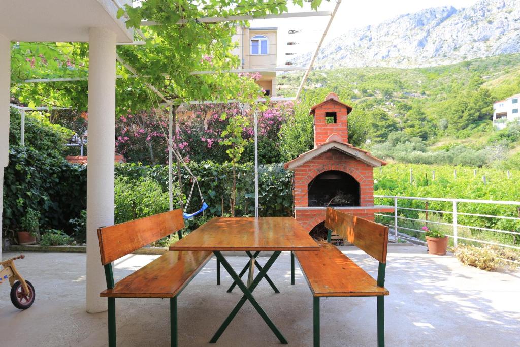 Fotografie z fotogalerie ubytování Apartments by the sea Duce, Omis - 17661 v destinaci Duće