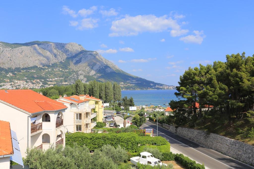 Fotografie z fotogalerie ubytování Apartments by the sea Duce, Omis - 17661 v destinaci Duće