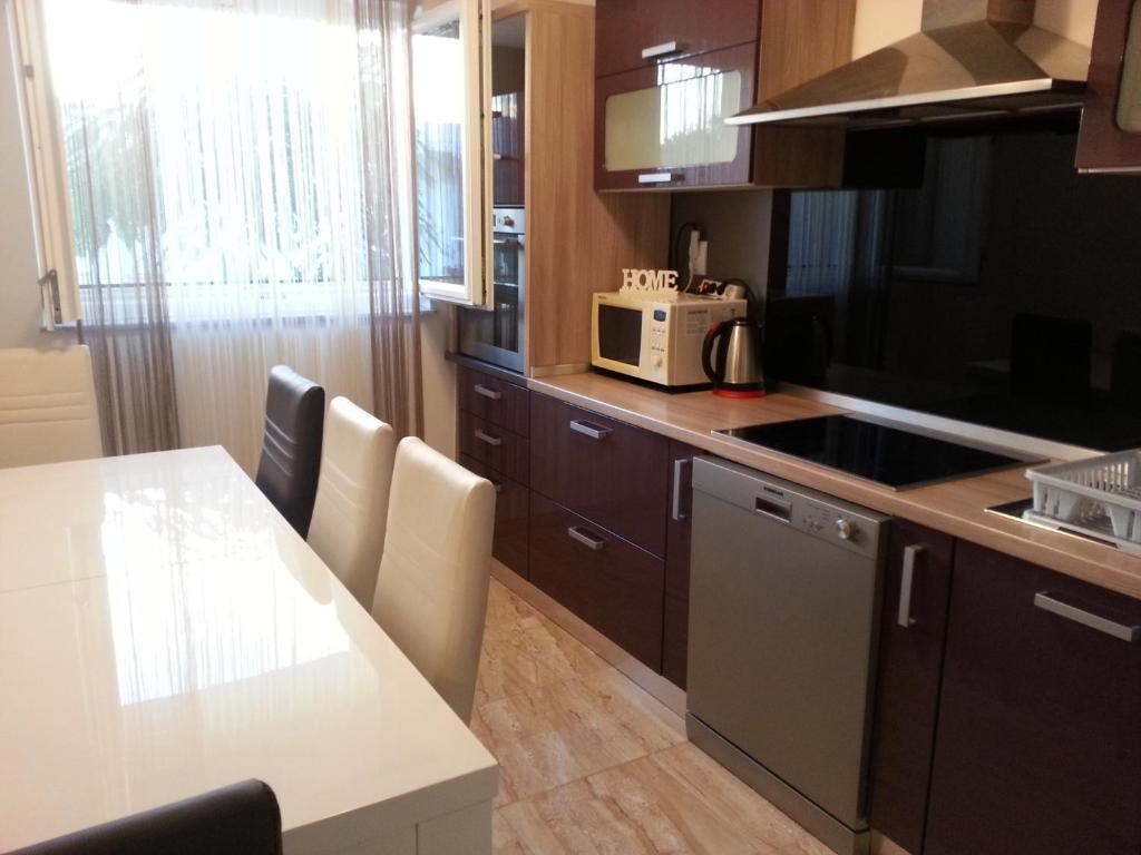 Zdjęcie z galerii obiektu Holiday Home Vir 17694 w mieście Vir