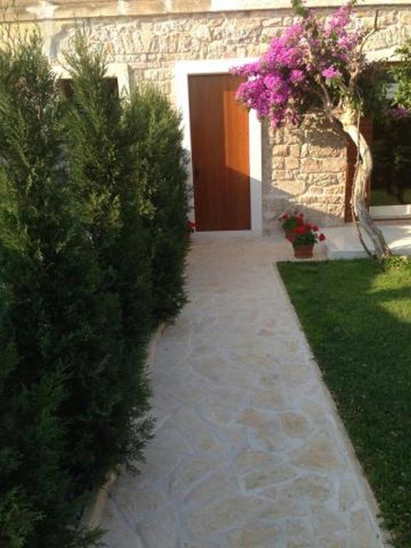 Zdjęcie z galerii obiektu Apartments by the sea Sveti Filip i Jakov, Biograd - 17695 w mieście Sveti Filip i Jakov