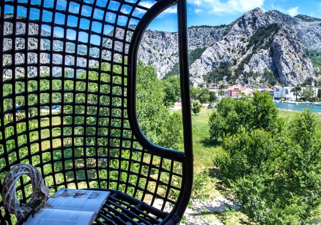 Fotografia z galérie ubytovania Apartments with a parking space Omis - 17677 v Omise