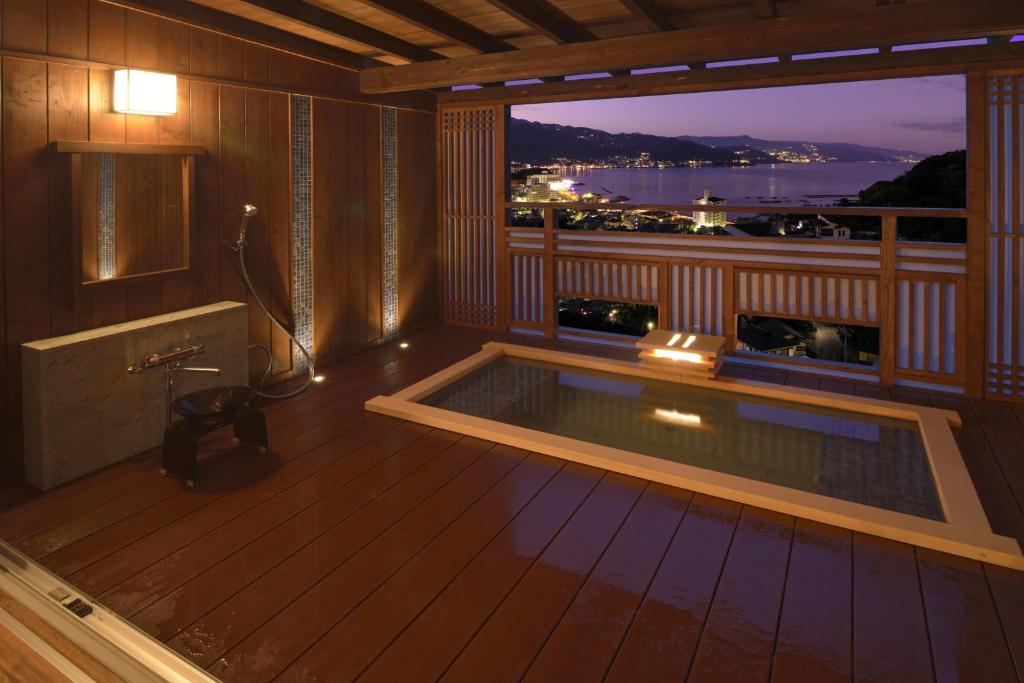 Almennt fjallaútsýni eða fjallaútsýni eins og það er á ryokan-hótelinu