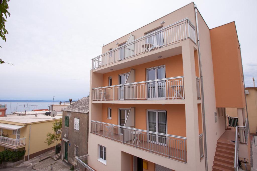 Fotografia z galérie ubytovania Apartments by the sea Baska Voda, Makarska - 17786 v destinácii Baška Voda