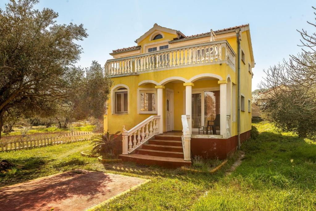 Zdjęcie z galerii obiektu Apartments by the sea Kraj, Pasman - 17783 w mieście Tkon