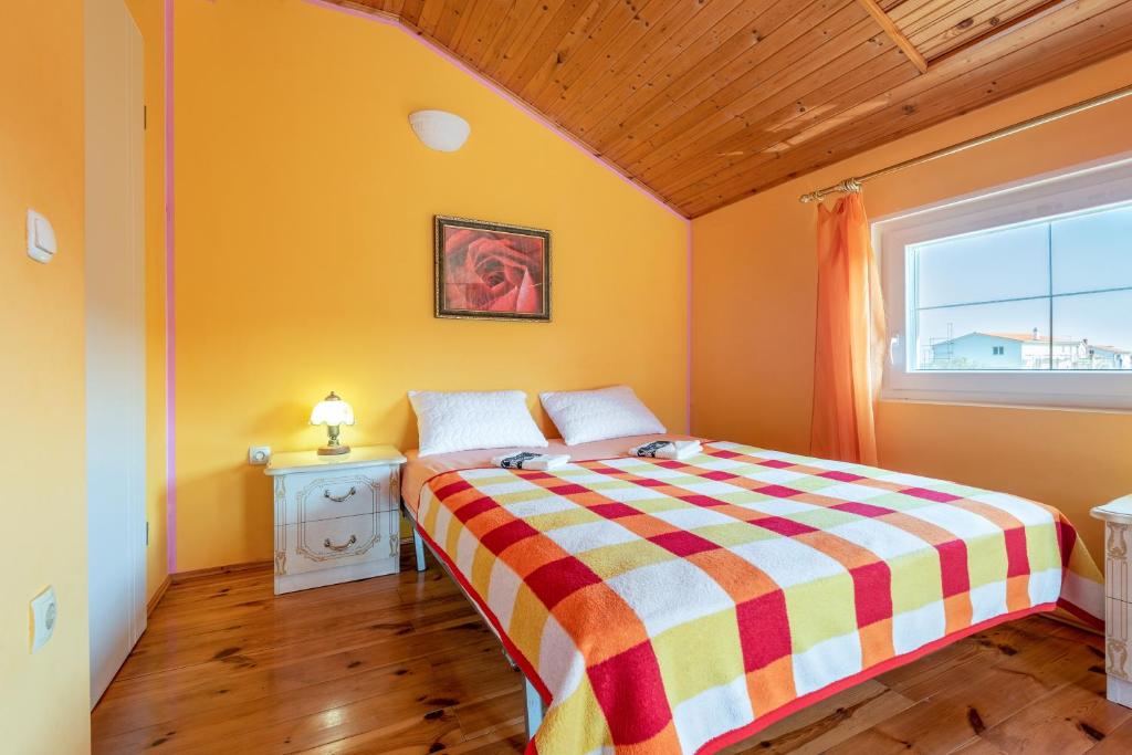 Zdjęcie z galerii obiektu Apartments by the sea Kraj, Pasman - 17783 w mieście Tkon