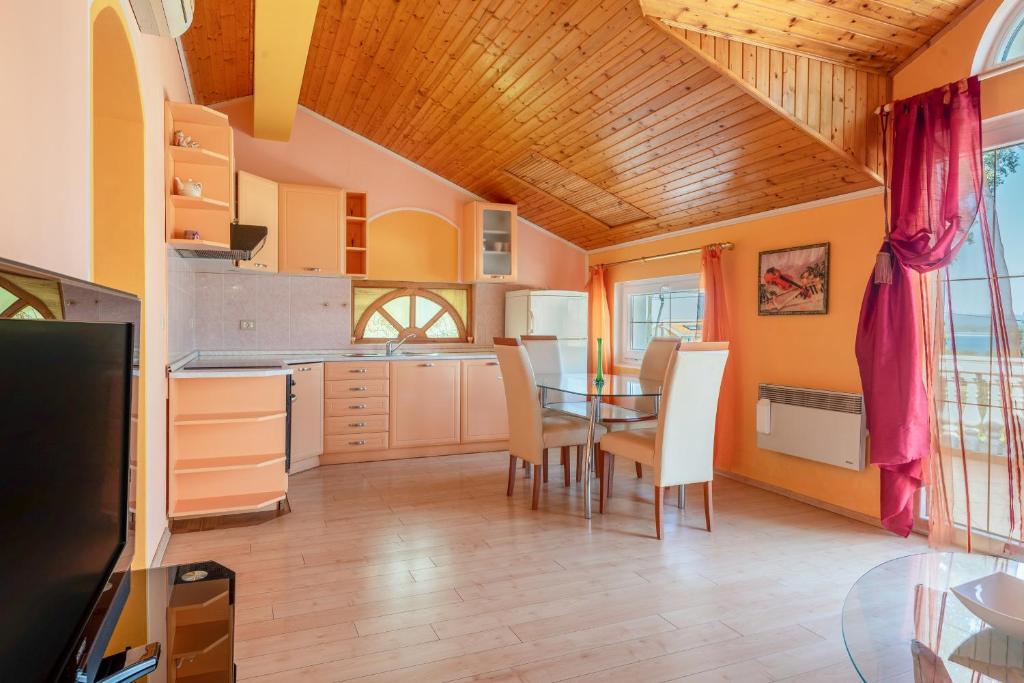 Zdjęcie z galerii obiektu Apartments by the sea Kraj, Pasman - 17783 w mieście Tkon