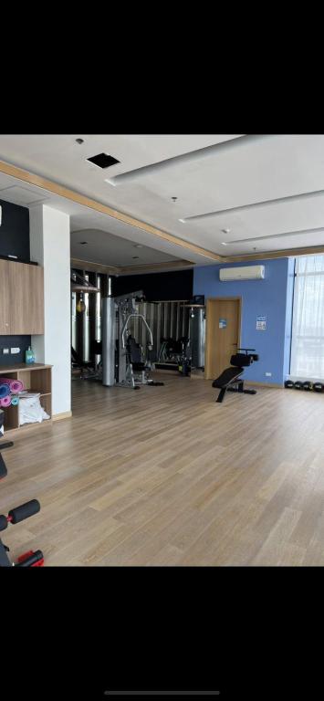 Fitness centrum a/nebo fitness zařízení v ubytování Walking Street Condo Beautiful 1 king bedroom