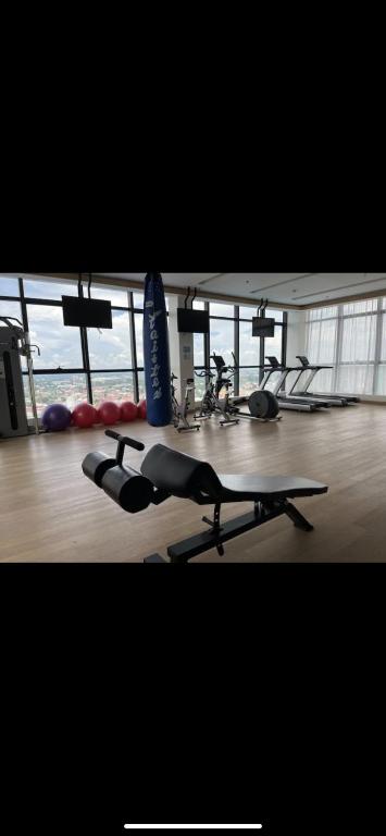 Fitness centrum a/nebo fitness zařízení v ubytování Walking Street Condo Beautiful 1 king bedroom