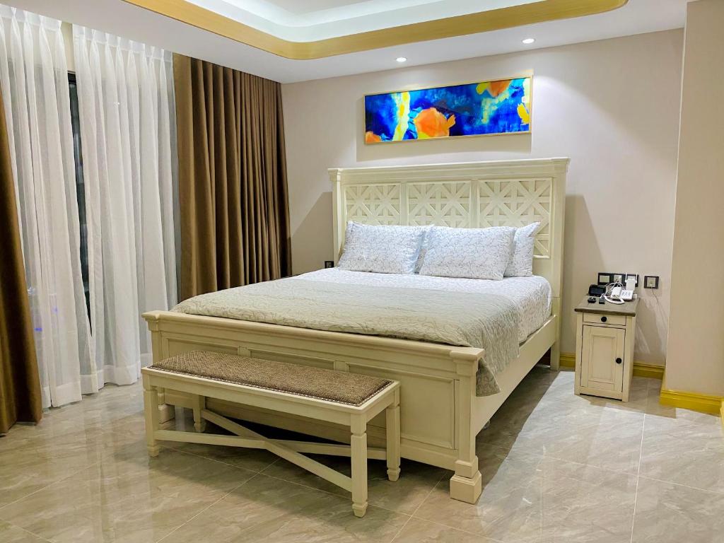 Postel nebo postele na pokoji v ubytování Walking Street Condo Beautiful 1 king bedroom