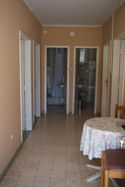 Zdjęcie z galerii obiektu Apartments by the sea Starigrad, Paklenica - 17865 w mieście Starigrad-Paklenica