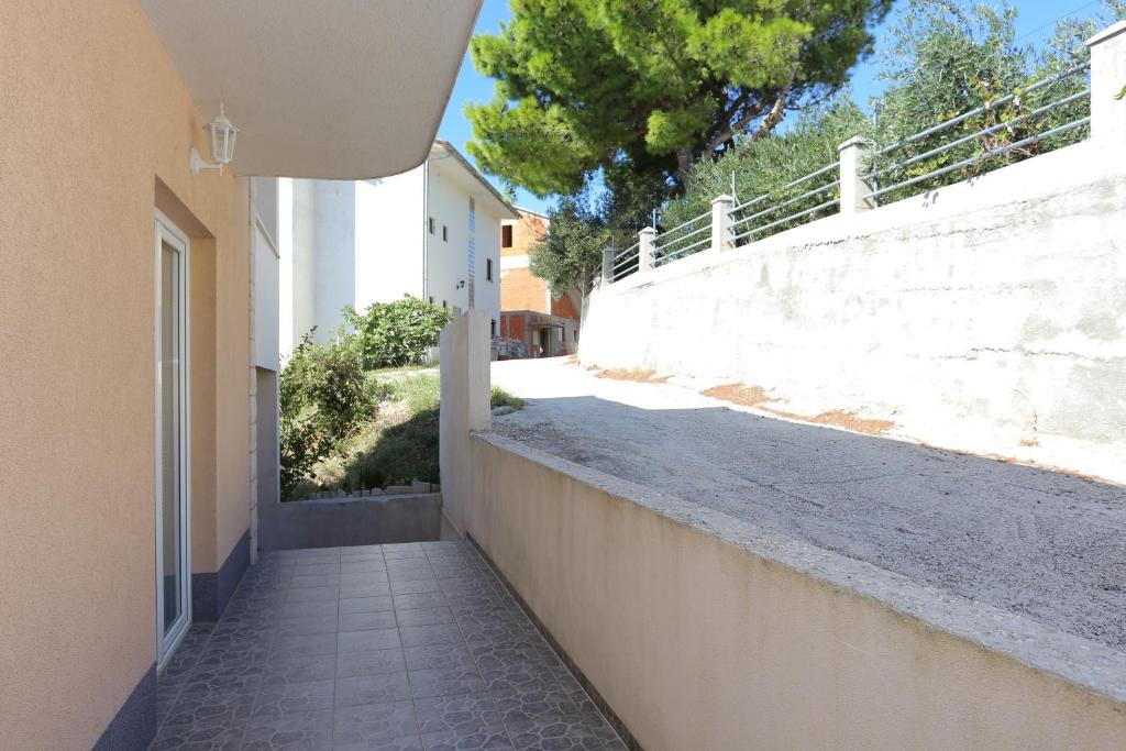 Fotografia z galérie ubytovania Apartments with parking spaces Stanici, Omis - 17894 v destinácii Stanići
