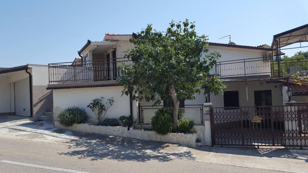 Fotografia z galérie ubytovania Apartments with a parking space Seget Vranjica, Trogir - 17923 v Seget Vranjici
