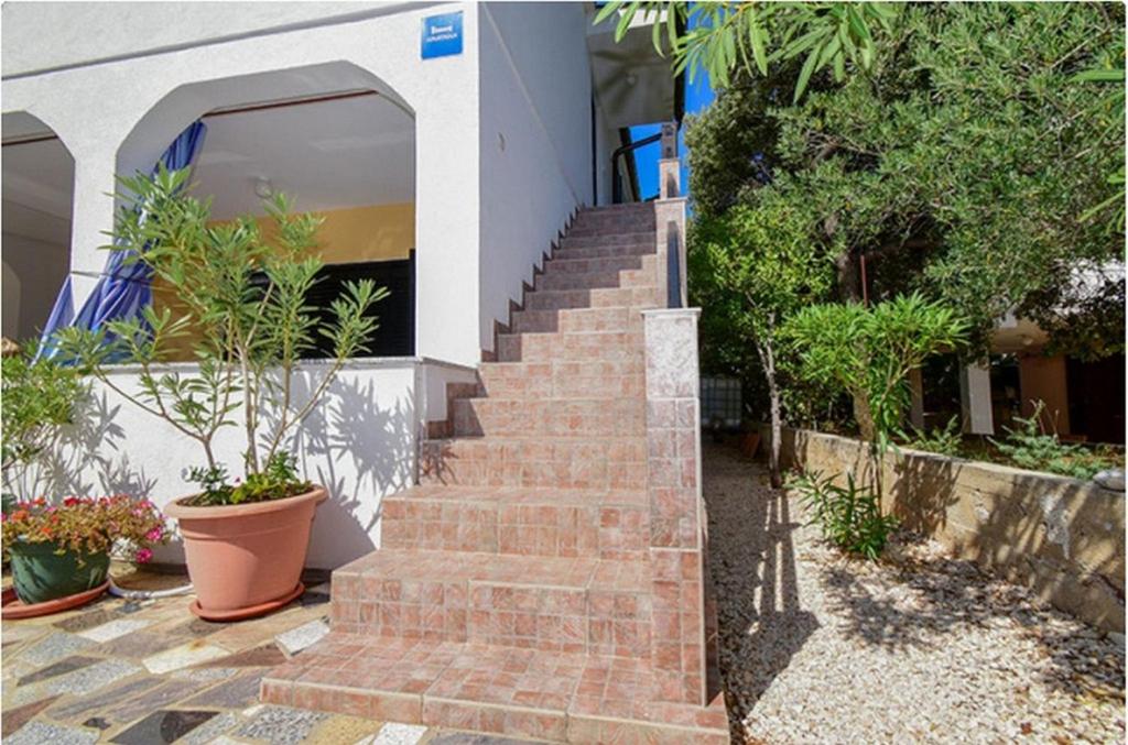 Zdjęcie z galerii obiektu Apartments by the sea Mandre, Pag - 18047 w mieście Pag