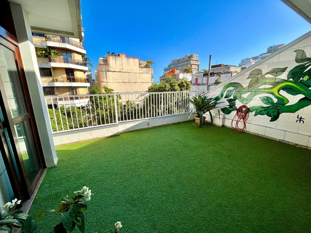 Linda cobertura ipanema quadra da praia c sauna e 2 suites, Rio de