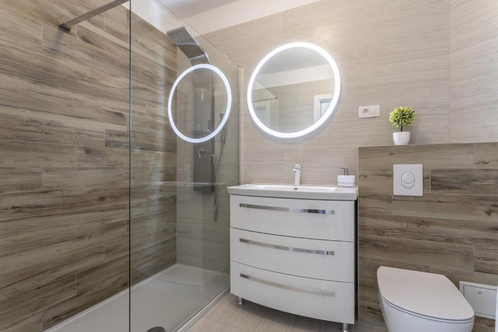 Kúpeľňa v ubytovaní Apartments with WiFi Split - 18088