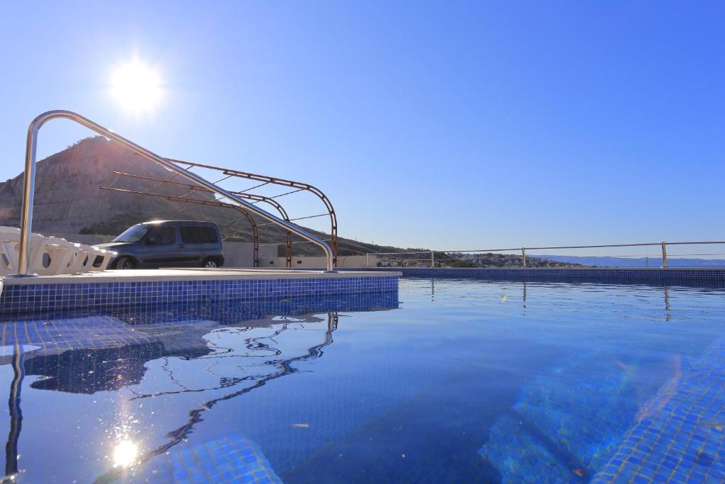 Fotografia z galérie ubytovania Apartments with a swimming pool Zrnovnica, Split - 18147 v destinácii Žrnovnica