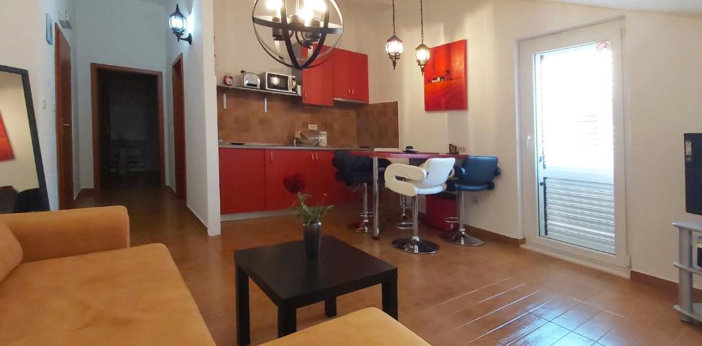 Fotografia z galérie ubytovania Apartments and rooms with parking space Dubrovnik - 18161 v Dubrovníku