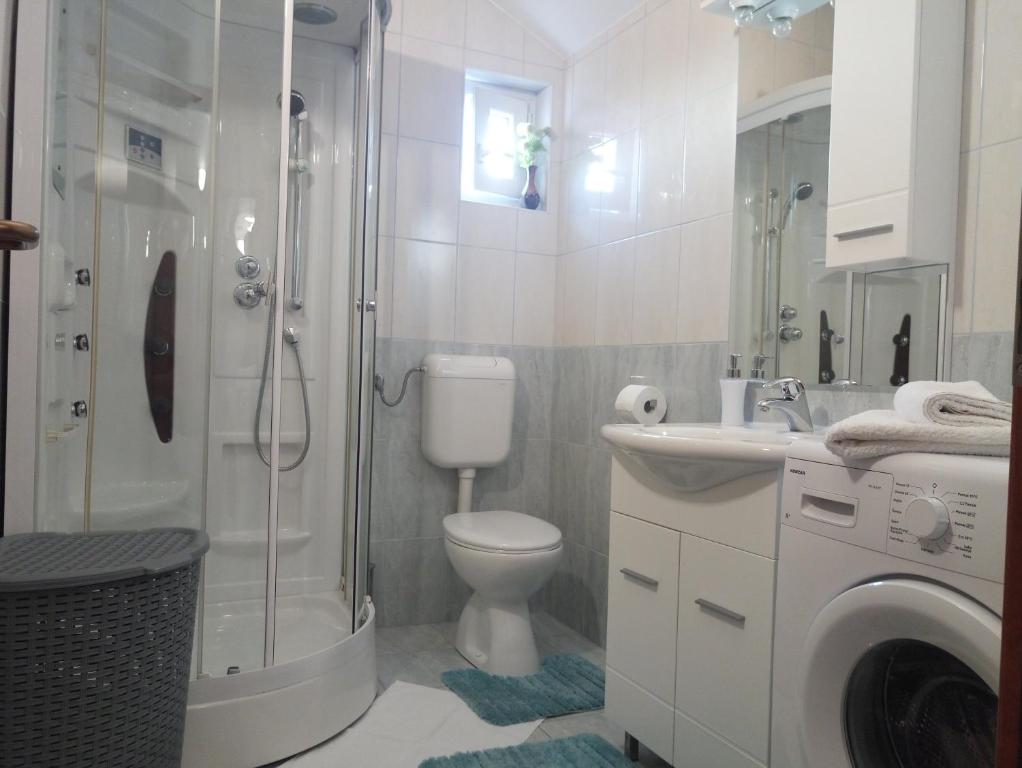 Fotografia z galérie ubytovania Apartments and rooms with parking space Dubrovnik - 18161 v Dubrovníku