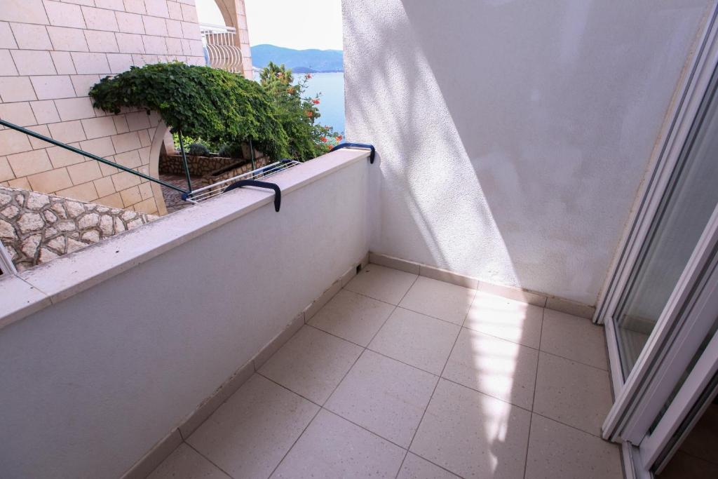 Fotografia z galérie ubytovania Family friendly seaside apartments Komarna, Neretva Delta - Usce Neretve - 18166 v Kleku