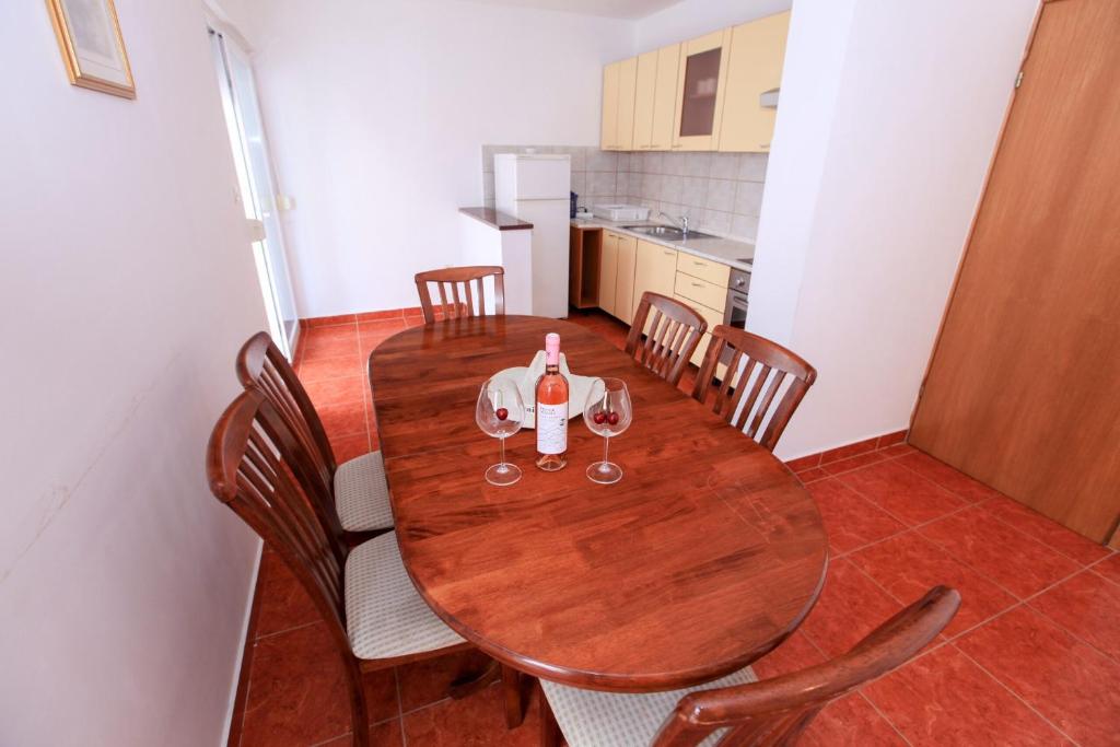 Fotografia z galérie ubytovania Family friendly seaside apartments Komarna, Neretva Delta - Usce Neretve - 18166 v Kleku