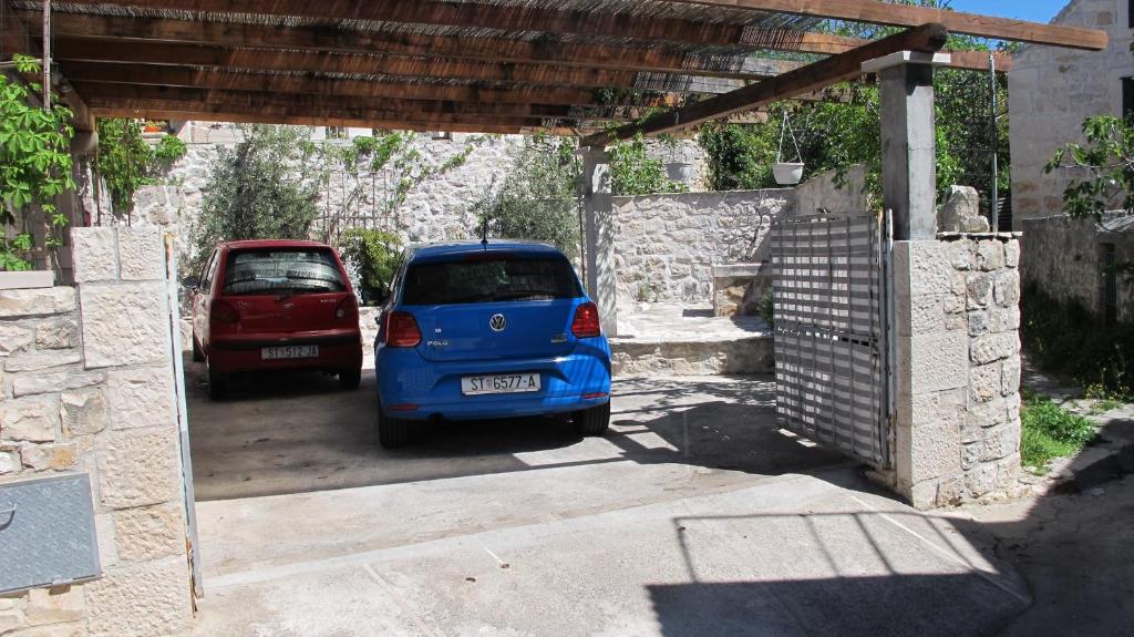 Fotografie z fotogalerie ubytování Apartments with a parking space Selca, Brac - 18230 v destinaci Selca