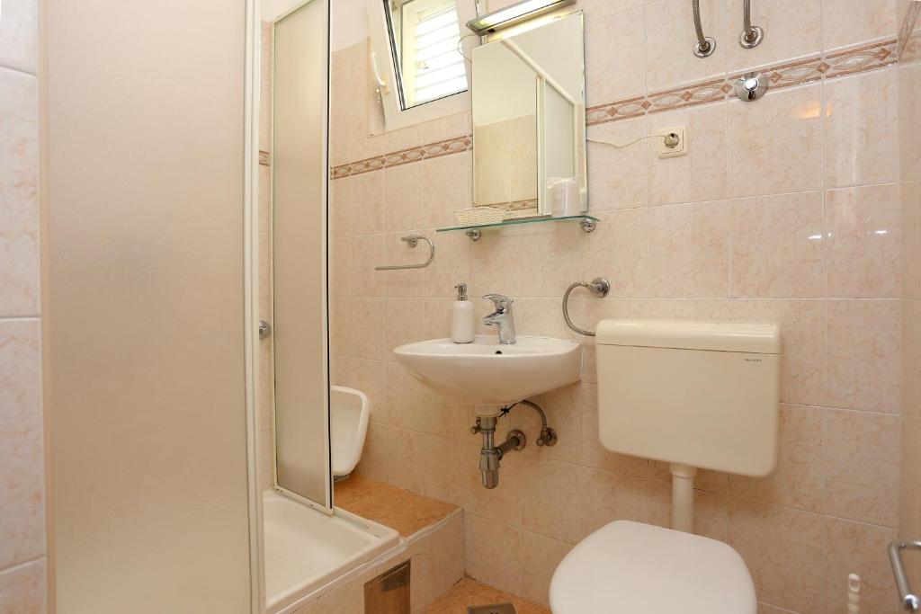 Fotografie z fotogalerie ubytování Apartments with a parking space Makarska - 18324 v destinaci Makarska