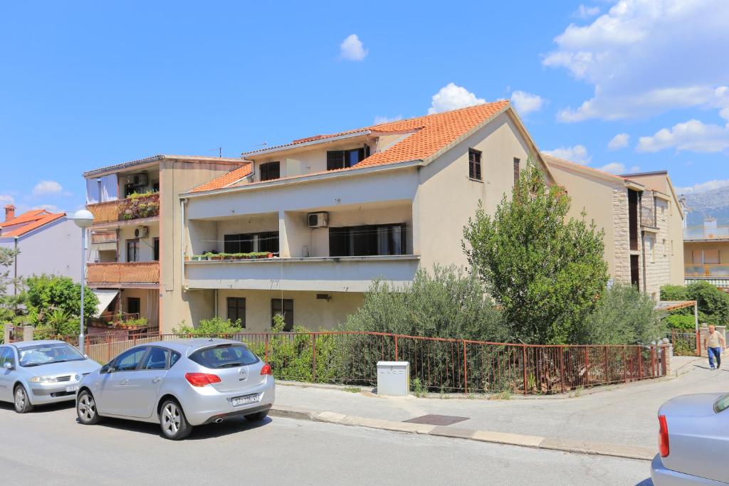 Apartments with WiFi Split - 18336