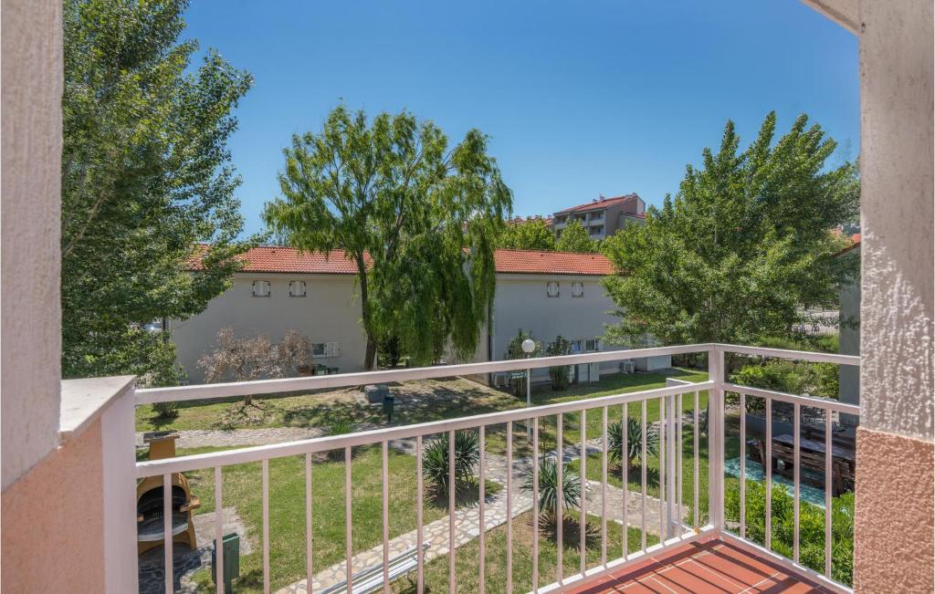 Balkón alebo terasa v ubytovaní 1 Bedroom Awesome Apartment In Baska