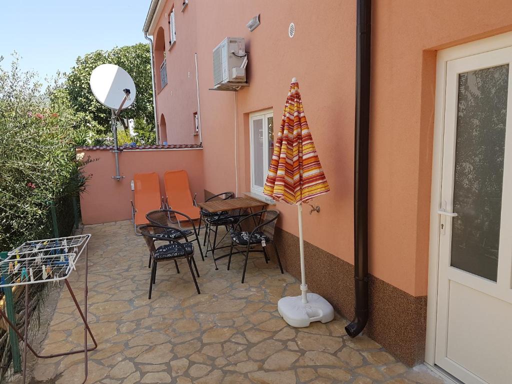 Fotografie z fotogalerie ubytování Apartments with a parking space Gornji Karin, Novigrad - 18387 v destinaci Visić Radeka