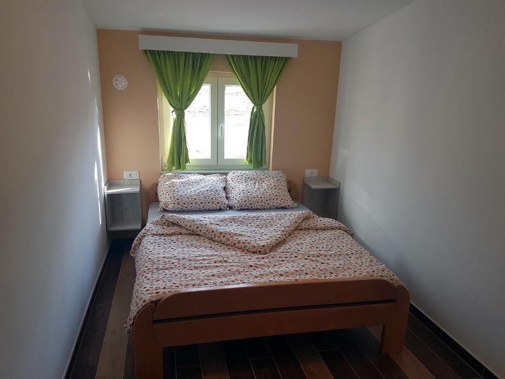 Fotografie z fotogalerie ubytování Apartments with a parking space Gornji Karin, Novigrad - 18387 v destinaci Visić Radeka