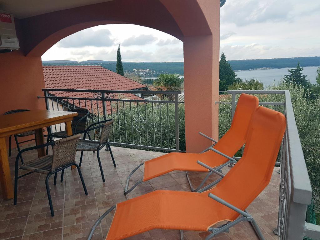 Fotografie z fotogalerie ubytování Apartments with a parking space Gornji Karin, Novigrad - 18387 v destinaci Visić Radeka