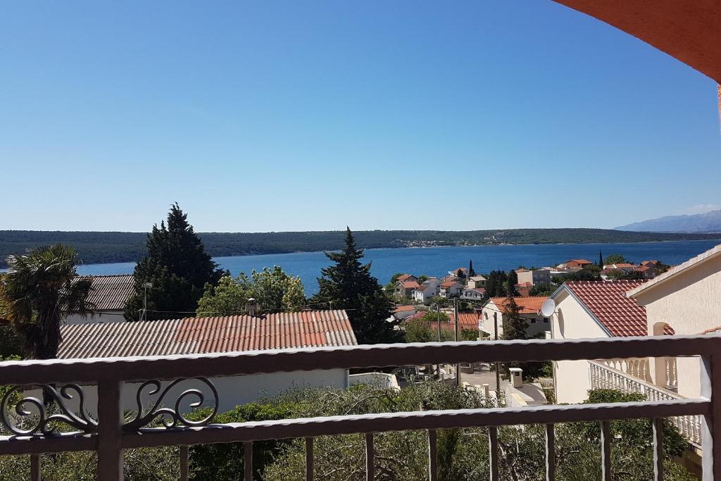 Fotografie z fotogalerie ubytování Apartments with a parking space Gornji Karin, Novigrad - 18387 v destinaci Visić Radeka
