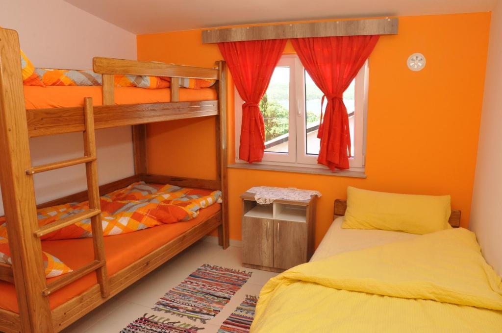 Fotografie z fotogalerie ubytování Apartments with a parking space Gornji Karin, Novigrad - 18387 v destinaci Visić Radeka
