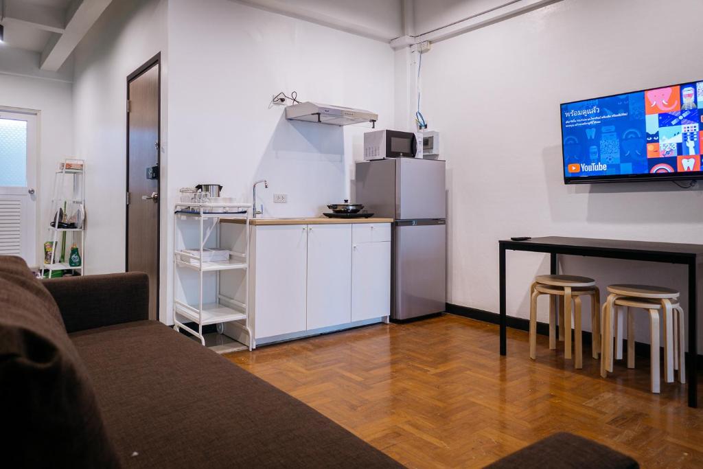 T3 TWO Bedrooms WIFI Full kitchen 1 min to BTS - Apartamento De Dos Dormitorios
